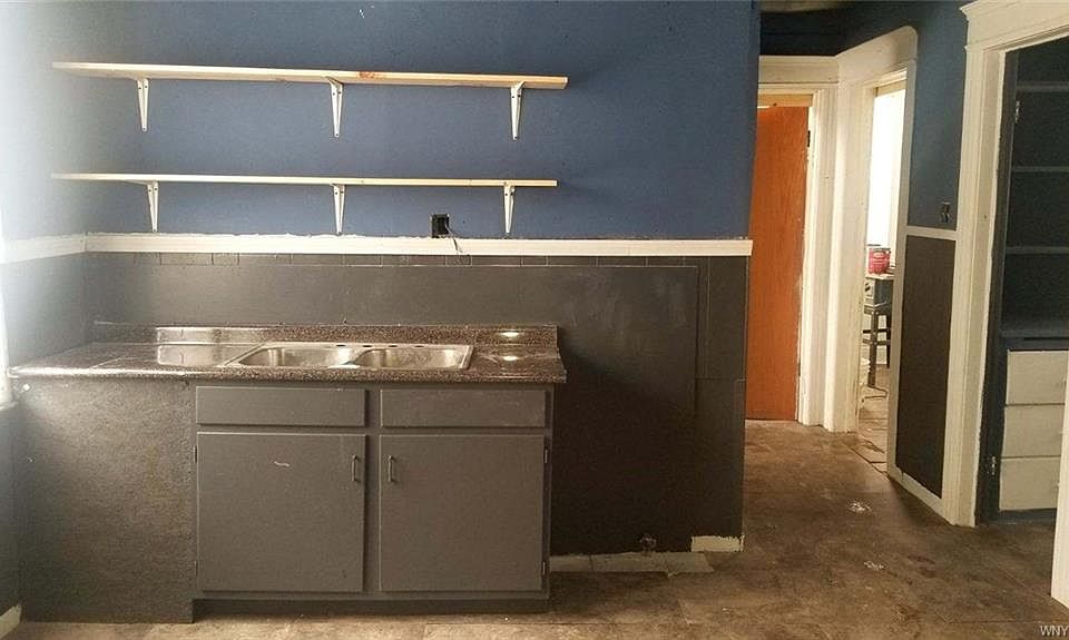 2nd image of 224 Pershing Ave