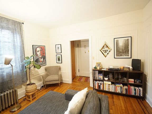 4th image of 552 11th St #1C