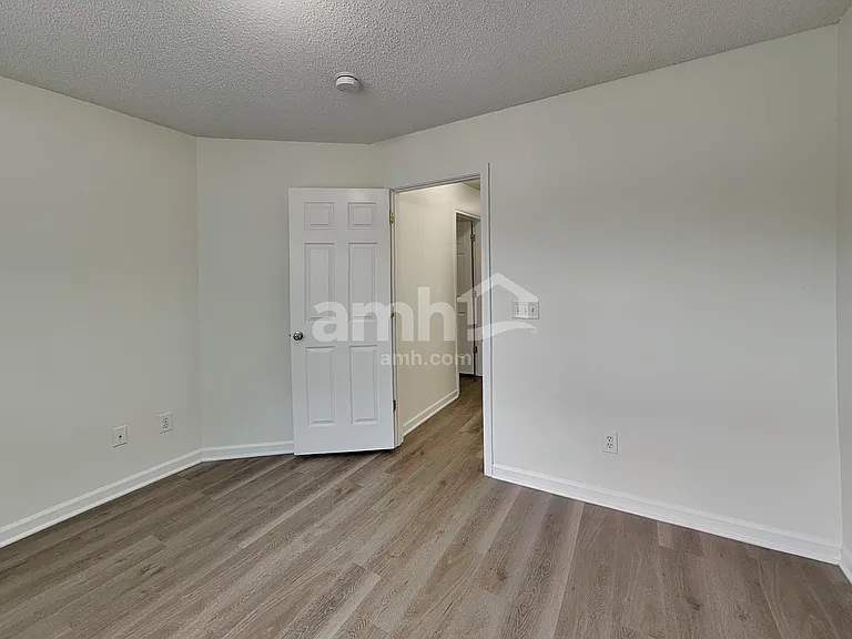 8914 Meadowmont View Dr — Photo 18