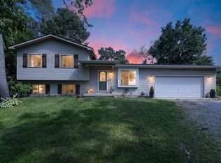 554 Blue Water Dr, Holly, MI 48442