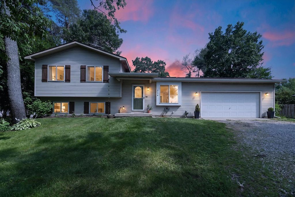 554 Blue Water Dr - Property Image