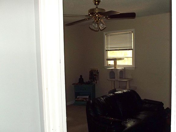 5th image of 7 W Kennedy St #A
