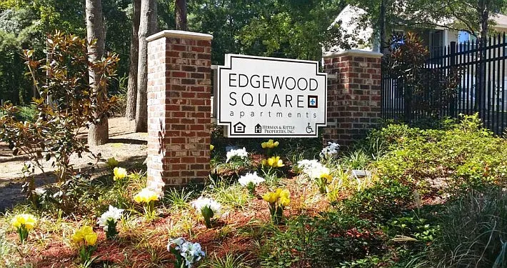 Edgewood Square Apartments — Photo 3