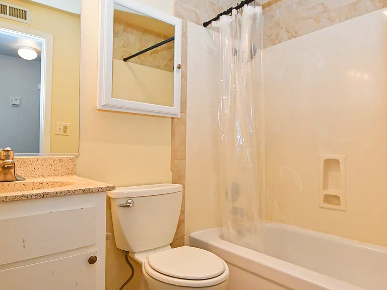 1513 N Edmonds Dr #D — Photo 16