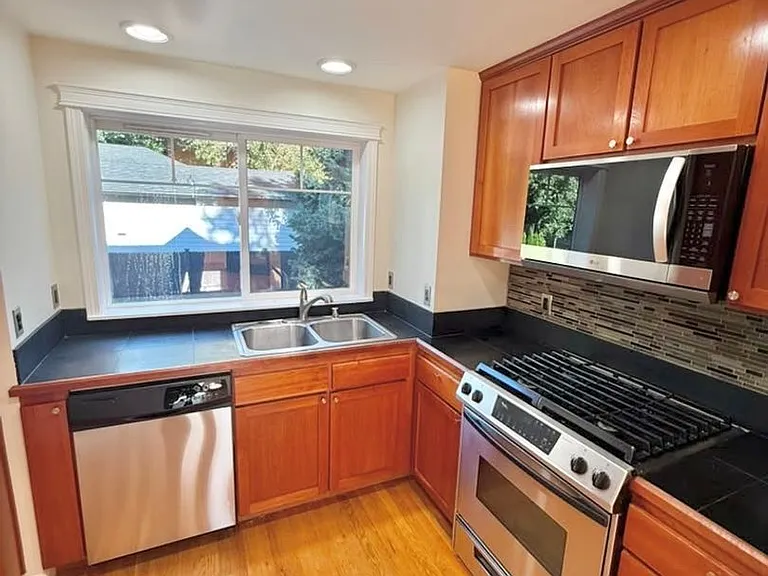 7114 California Ave SW #F — Photo 6