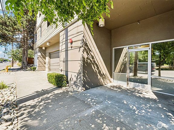 2nd image of 2530 15th Avenue W #401