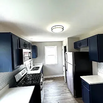 4 bed, 2.5 bath, 750 sqft, $1,650 — Photo 2