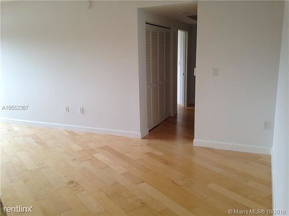 5th image of 19501 W Country Club Dr APT 1510
