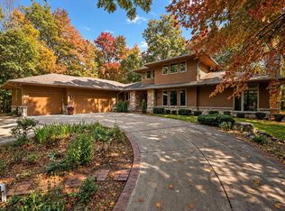 2850 S Amor DRIVE, New Berlin, WI 53146