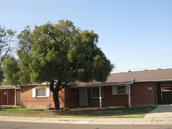 Historic Melrose Estates terra-cotta brick 3-bedroom home