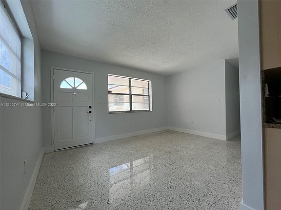 5th image of 1432 SW 22nd Ave Unit 1432