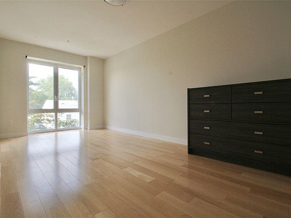 5th image of 158-16-79AVE Fresh Meadow Ln #309N