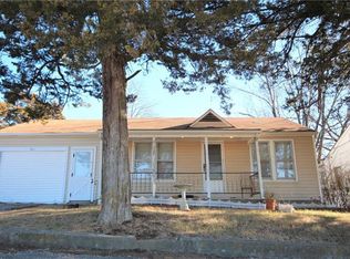 811 W Main St, Warrenton, MO 63383