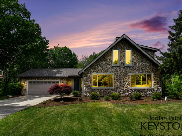 5964 Chicago Dr, Zeeland, MI 49464