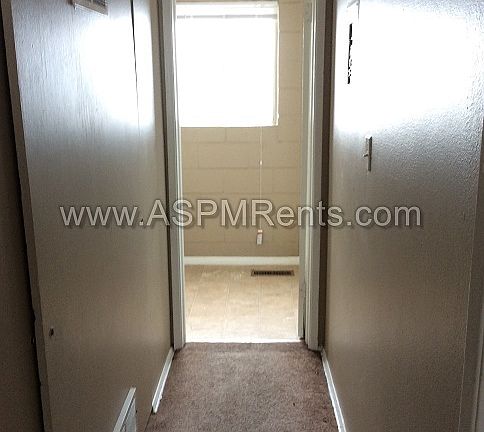 3rd image of 805 S Cheyenne St