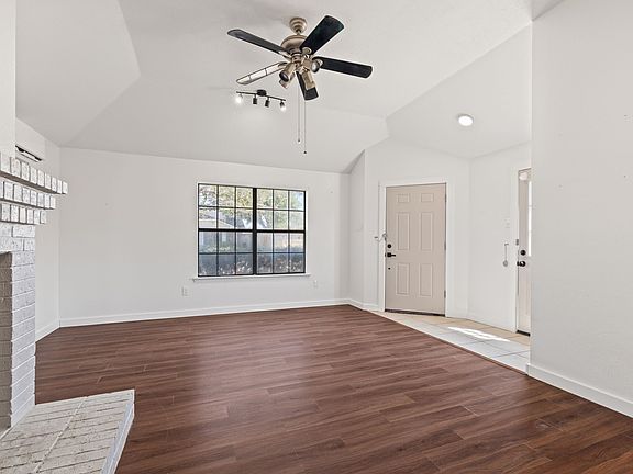 3rd image of 1618 Windmill Ln