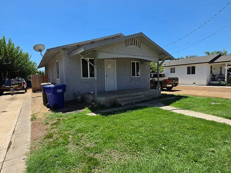 1178 E Park Way — Photo 2