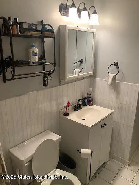 2 bed, 1.0 bath, 3300 sqft, $2,600 — Photo 4