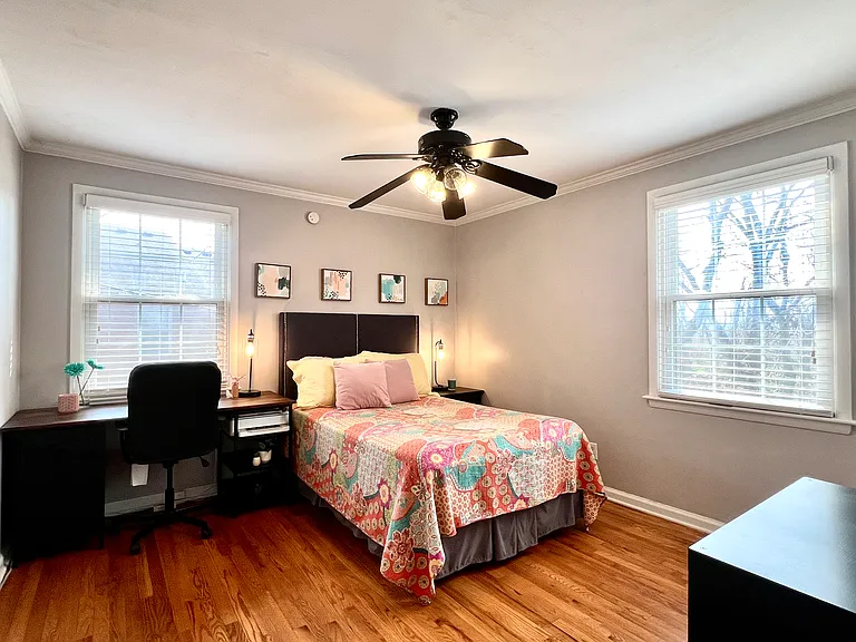Second bedroom with plenty of sunlight.