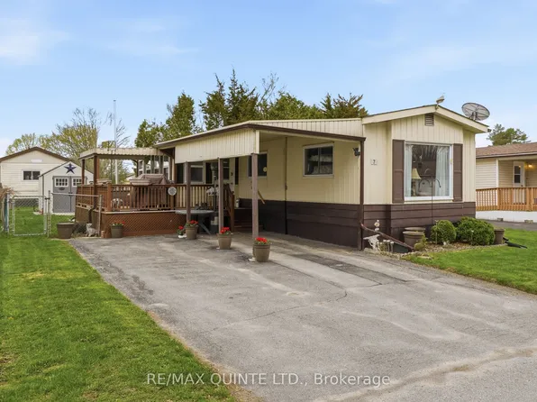 7 Finch Ln, Quinte West, ON K8N 4Z3