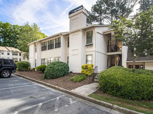 2704 Huntingdon Chase, Sandy Springs, GA 30350