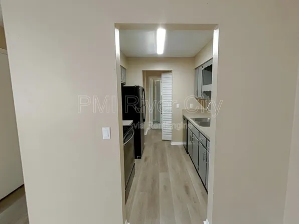 467 Lombard St APT 2C, Orange Park, FL 32073