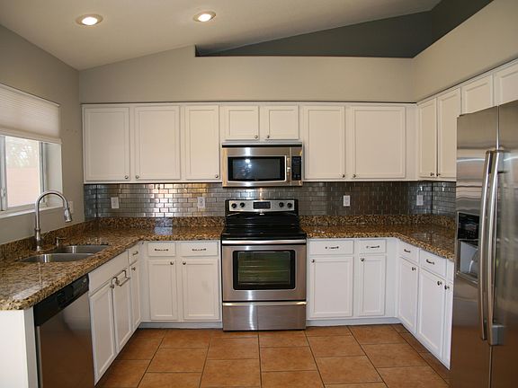 4th image of 939 S Canal Dr