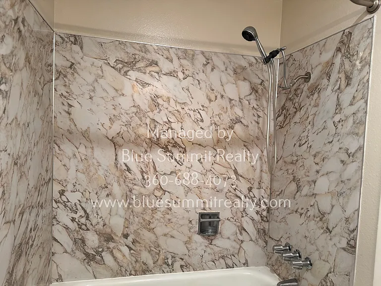 7548 Siskin Dr SE — Photo 9
