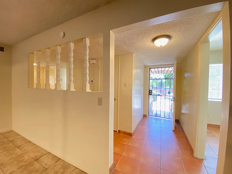 3004 La Casa Pl — Photo 4