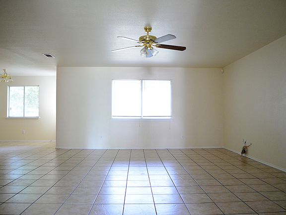 4th image of 607 Mesquite Cir