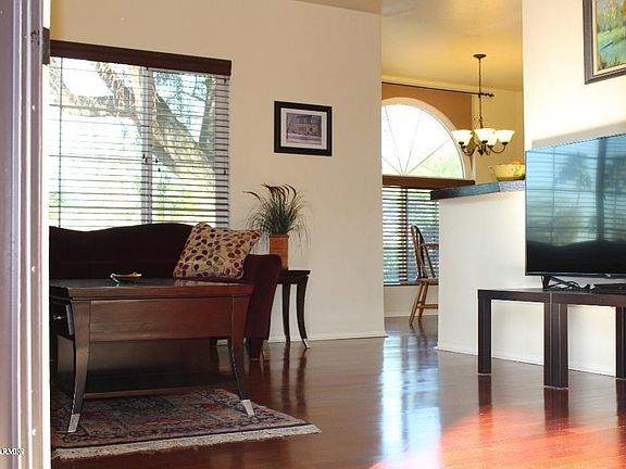 aventura.. Great Room to Kitchen