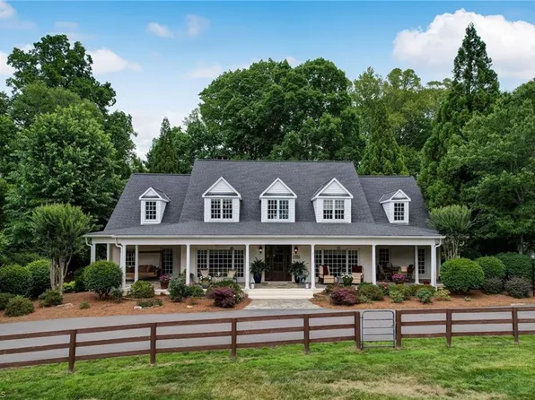 7450 Strader Rd, Summerfield, NC 27358