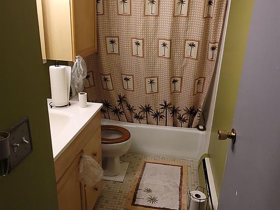 5th image of 4904 Chalet Dr #611