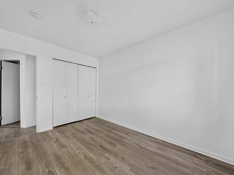 151 E McHattie St #10 — Photo 16