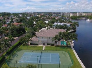 1020 Seasage Dr, Delray Beach, FL 33483