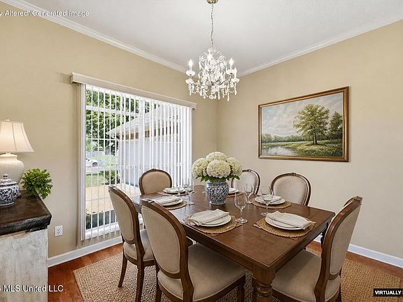 5th image of 210 Crescent Ridge Dr