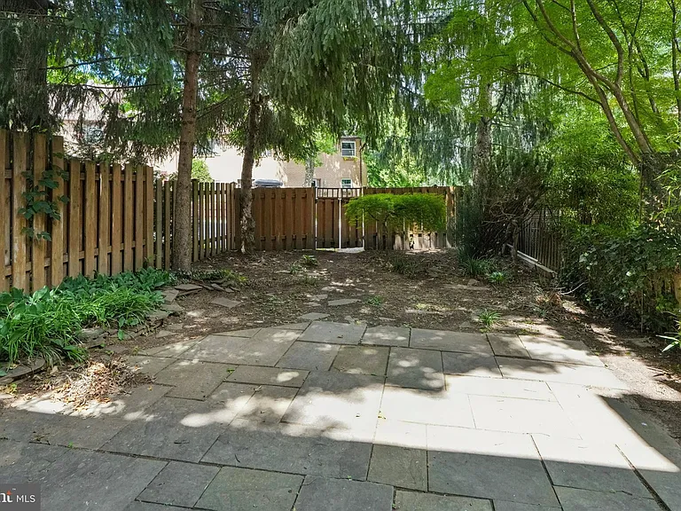 156 Eaton Dr — Photo 23