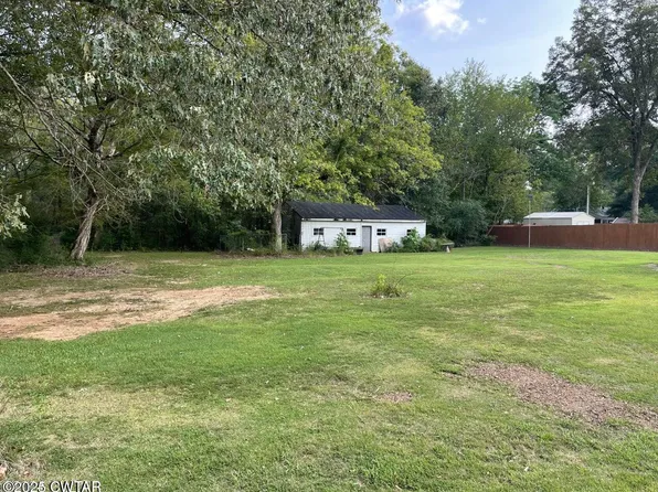 44 Meadowbrook Dr, Jackson, TN 38301