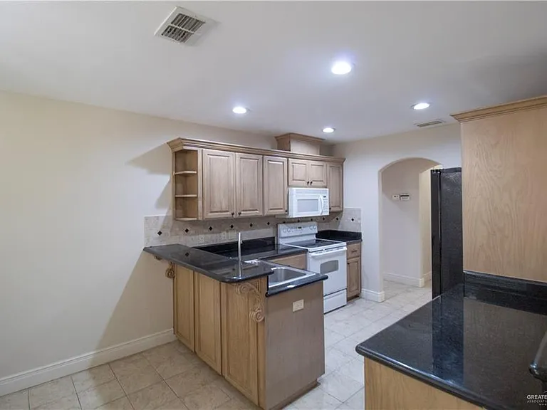 3509 Robin Ave — Photo 7