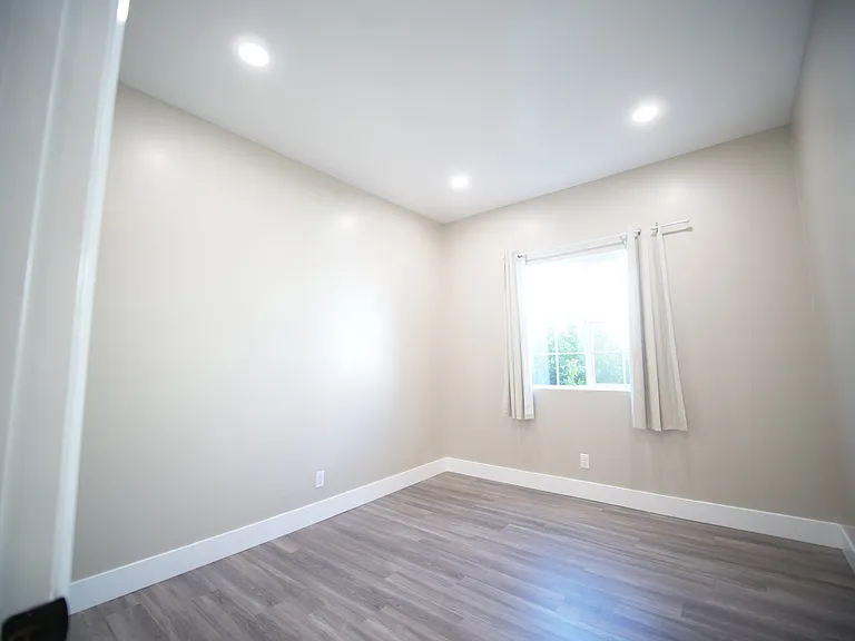7761 Melrose Ave #2 — Photo 11