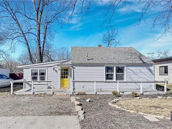 8510 Grandview Ln, Overland Park, KS 66212