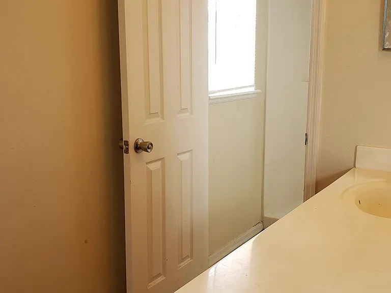 274 Curtis Ave — Photo 15
