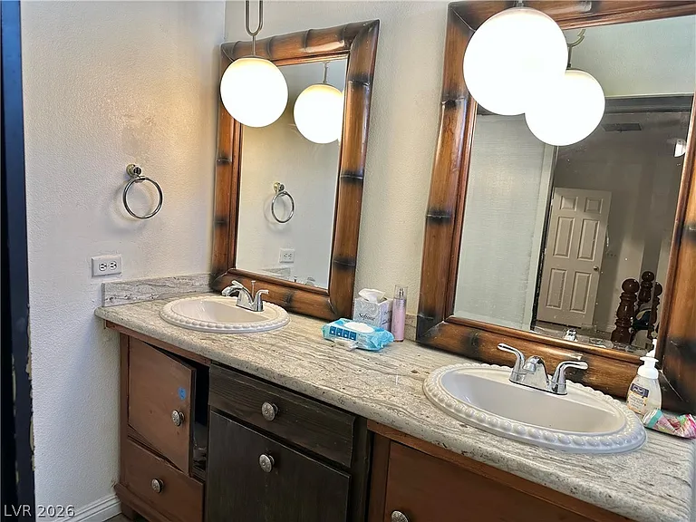 4317 W Oakey Blvd — Photo 15