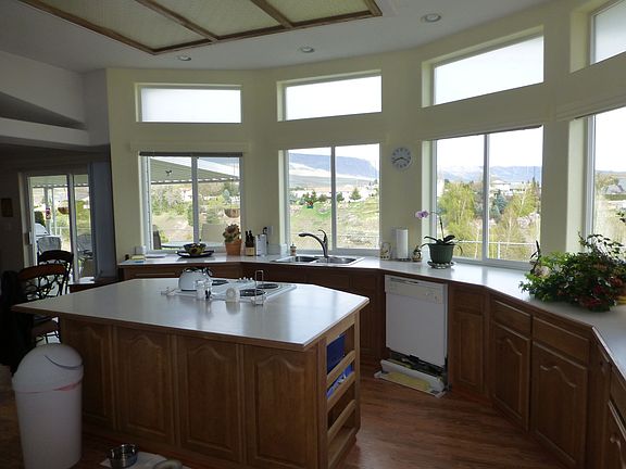 5th image of 562 Canyon Dr