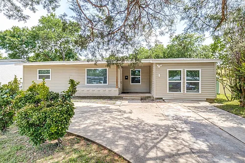 11524 Strand St Photo 1