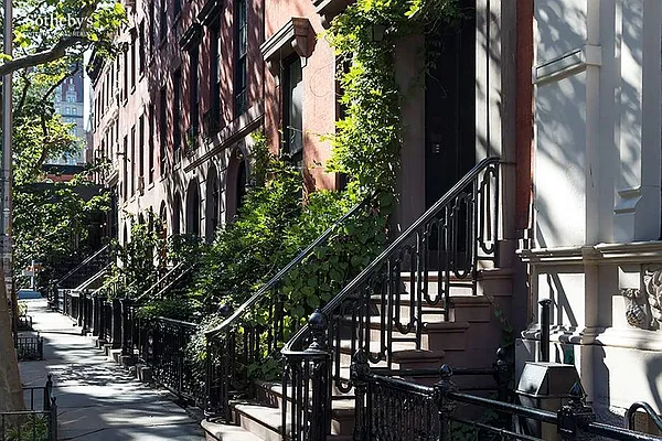 Rented by Sotheby's International Realty | media 22