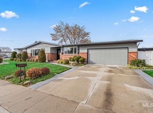 8720 W Cornwall Dr, Boise, ID 83704