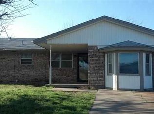 1045 SE Alta Ln, Lawton, OK 73501
