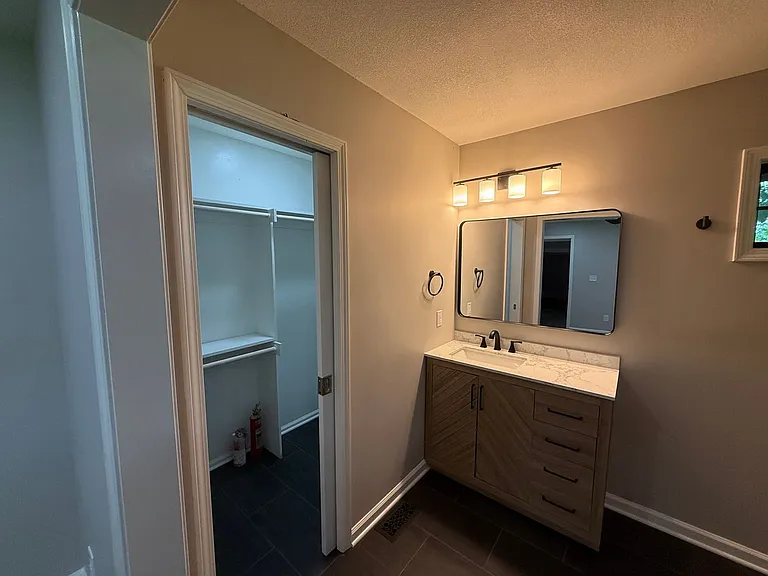 4806 Belinder Ct — Photo 22