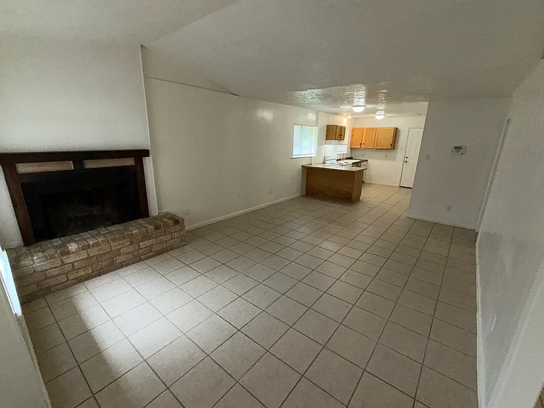 3608 Robinhood Dr — Photo 5
